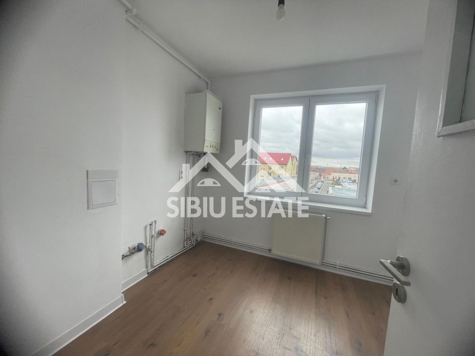 Apartament de vanzare, cu 2 camere, etaj 2, renovat recent Cartier Terezian - Poză 2