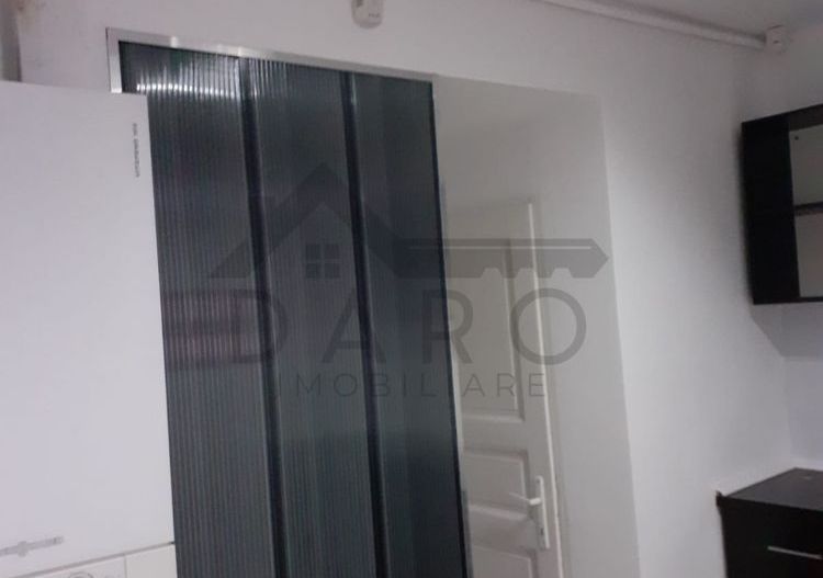 De vanzare imobil 62 mp-casa cu curte comuna -pret negociabil - Poză 7