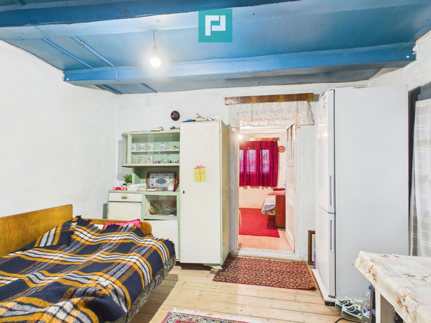 Casă cu 2 corpuri și 4 camere în Tauț - Poză 7