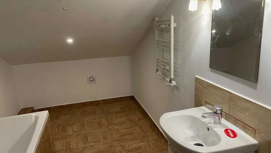 Apartament 3 camere, Centrala Proprie, 10 min Metrou Lujerului - Poză 7