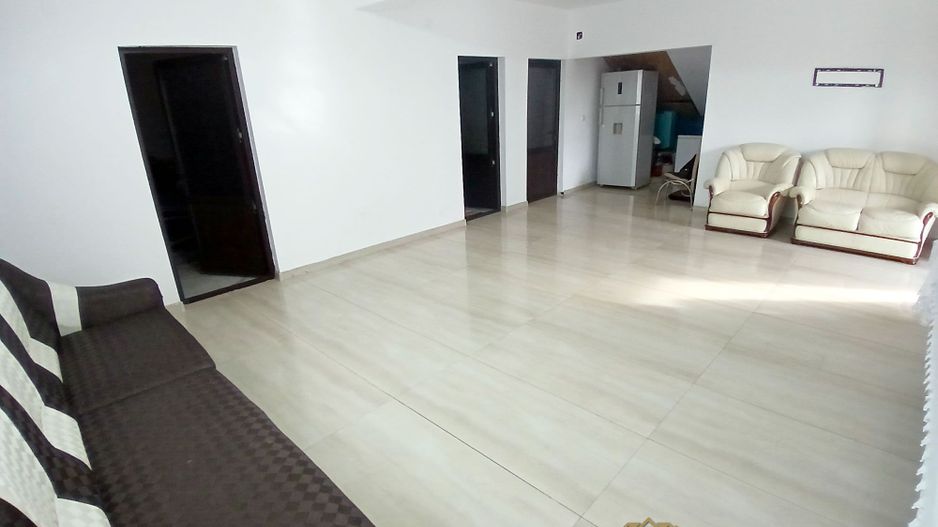 Vilă Spațioasă cu 6 camere, 234mp construiți, în Cartier Tineretului - Poză 5