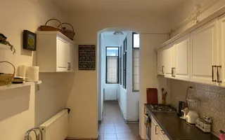 Apartament spectaculos de 4 camere într-o vilă cu farmec istoric pta Victoriei - Poză 11