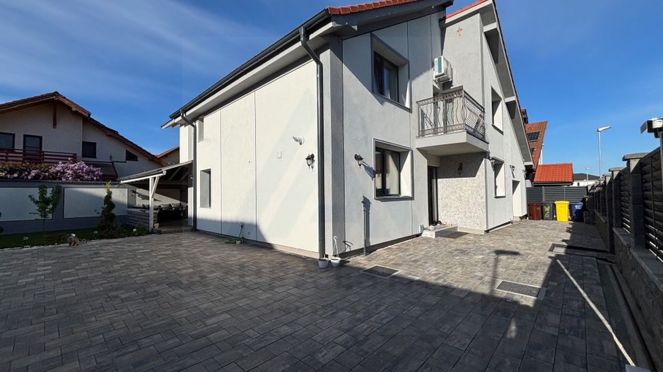 Casa individuala ultrafinisata 200 mp utili si teren 462 mp  Selimbar - Poză 1