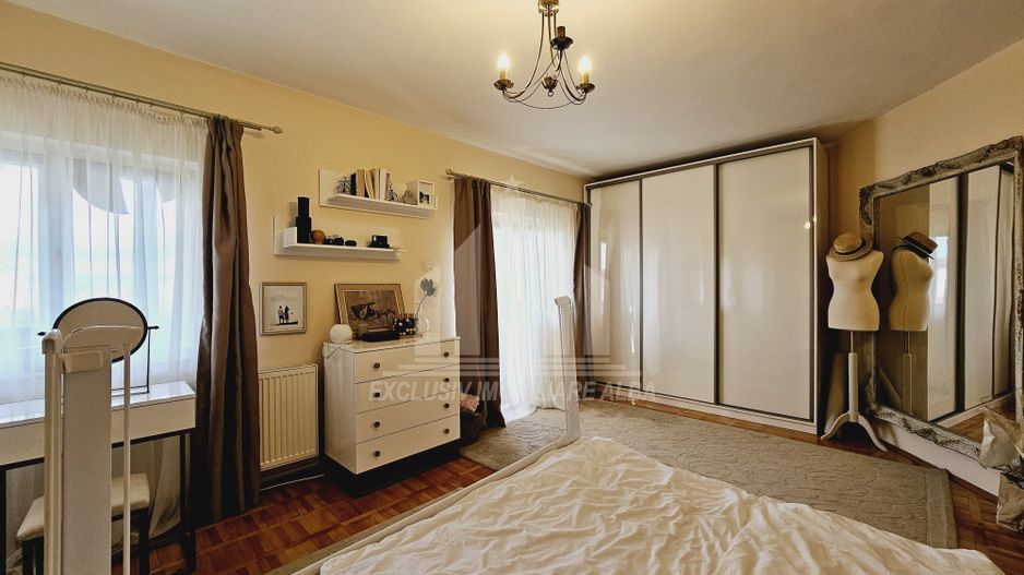 Casa individuala | Pensiune | 550 mp | 1100 mp teren | Cetate - Poză 11