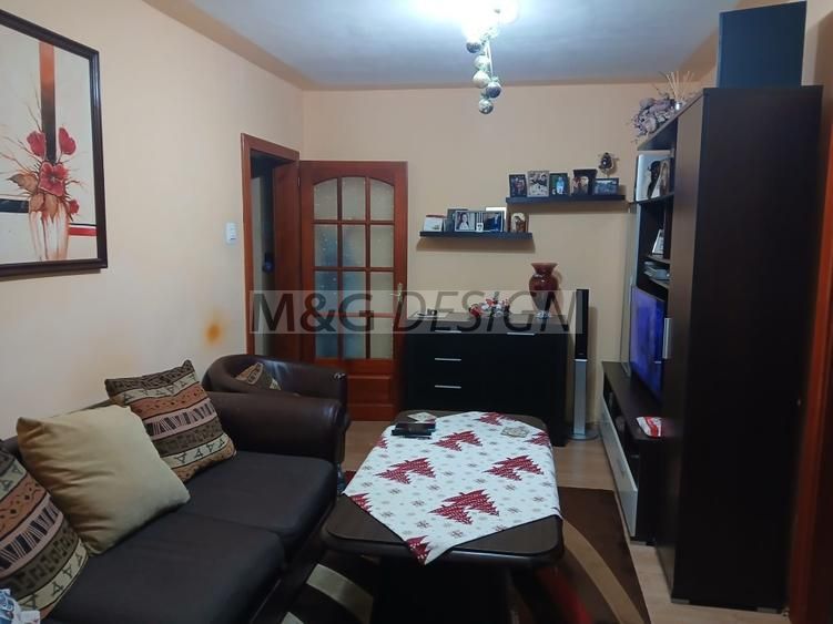 Apartament 3 camere zona Dacia etaj 1 - Poză 1