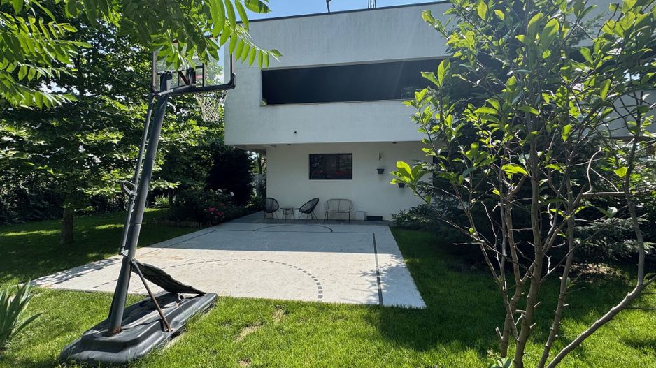 Vila de LUX Tunari, 214m2 utili, 600 curte - Poză 2