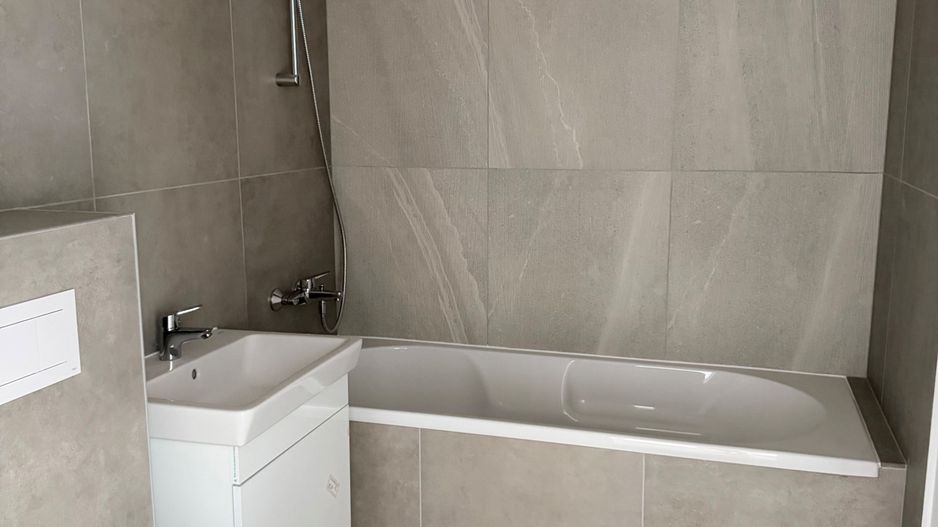 APARTAMENT CU TERASA - Poză 4
