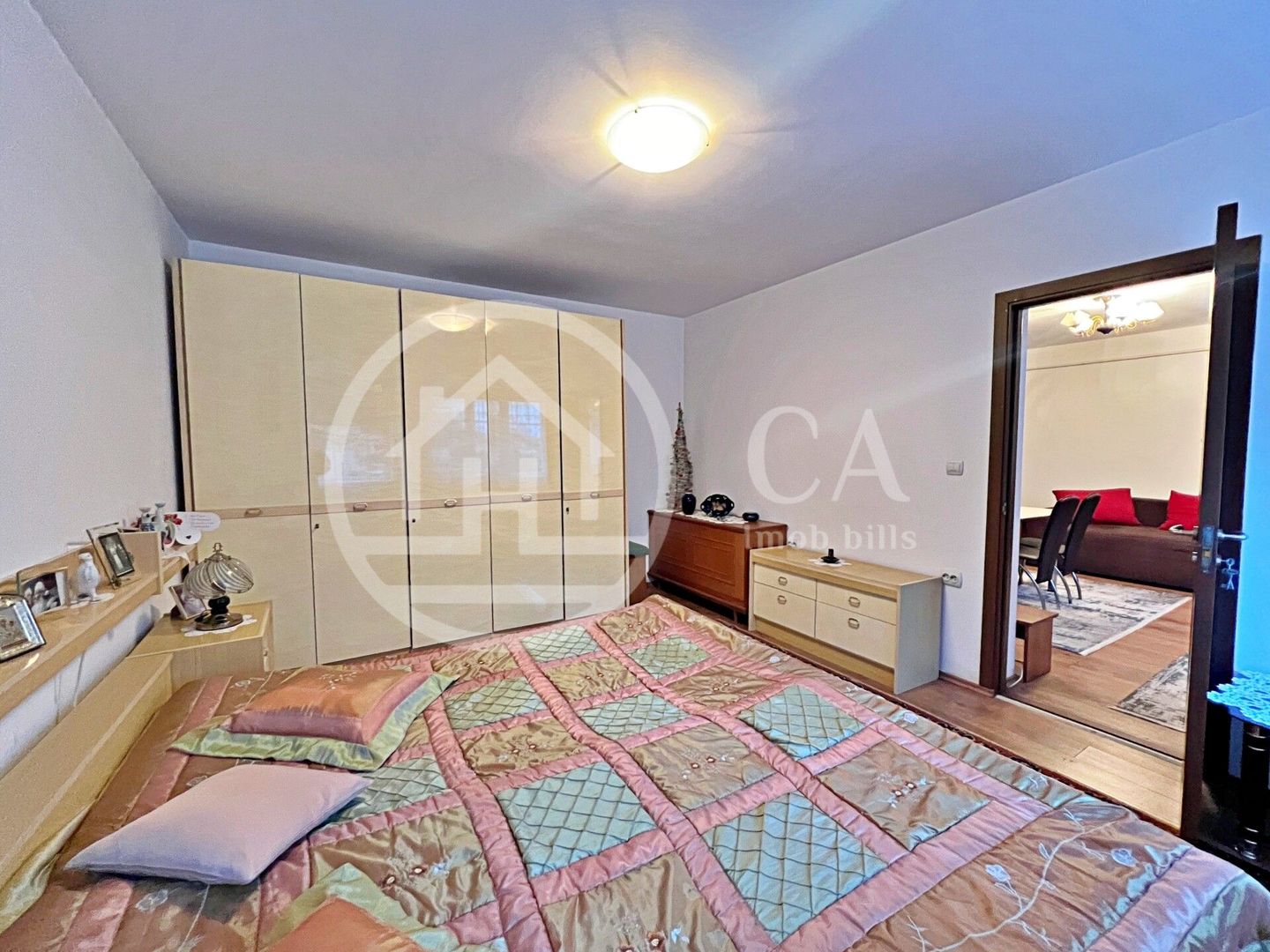 Apartament cu 2 camere de vânzare la curte comuna ultracentral, Oradea - Poză 2