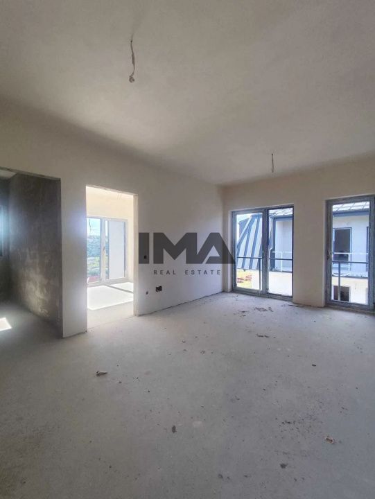Apartament cu 2 camere, etaj intermediar, Baciu Regal - Poză 3