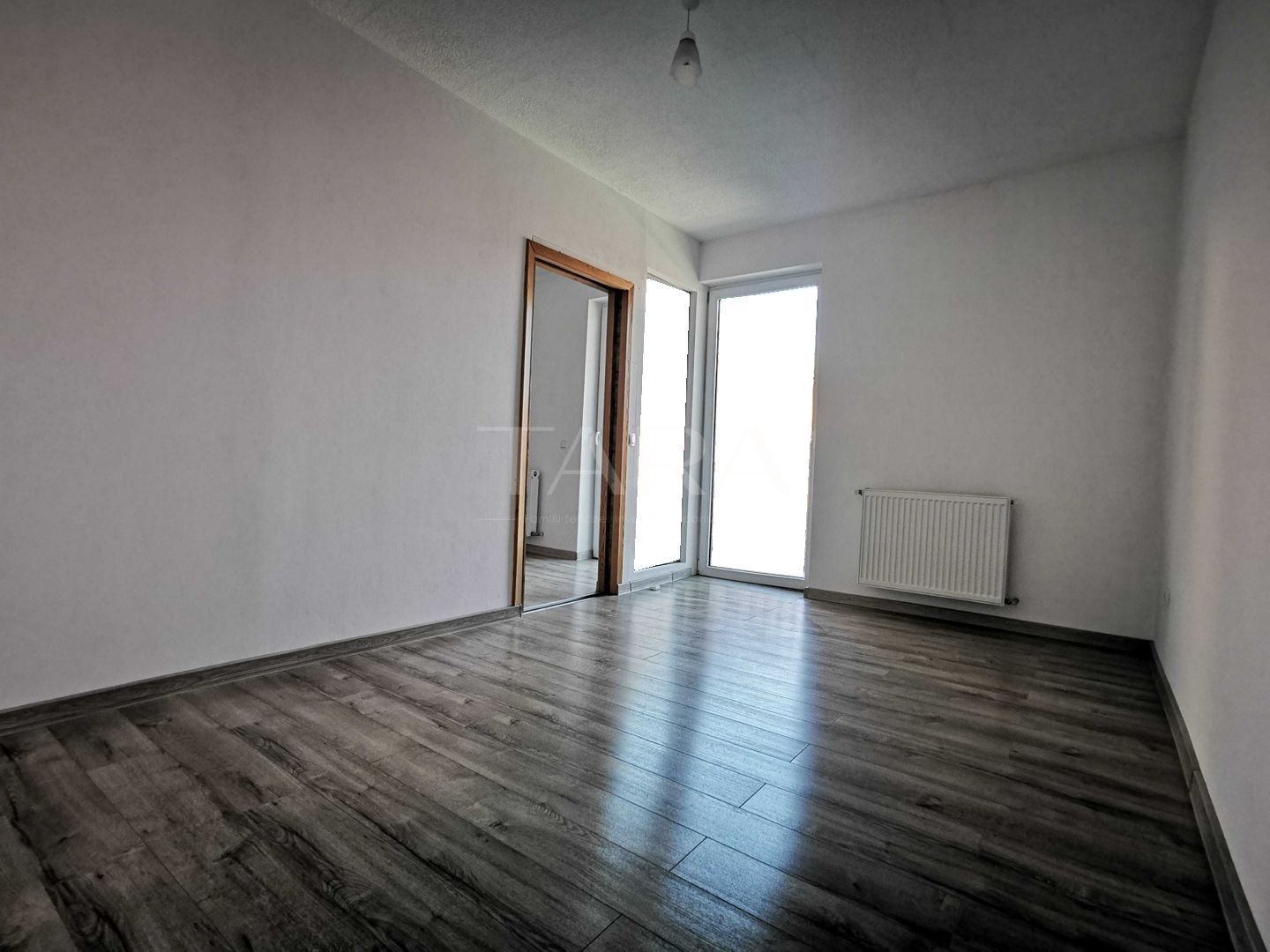 Apartament cu 2 camere în Florești . - Poză 2