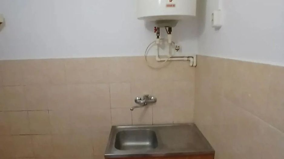 BRASADAS vinde garsoniera pe Ostrovului la PARTER. - Poză 3