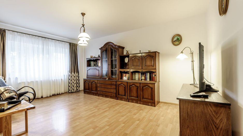 Rezervat Apartament cu 2 camere amenajat, etajul 2, zona Podgoria - Poză 1