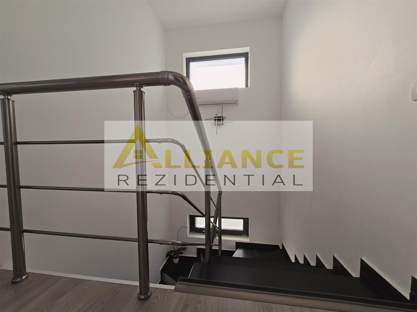 Mobilata si utilata-4 camere- pod- mutare imediată - Poză 8