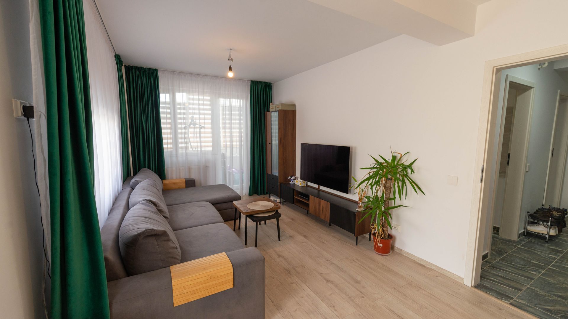 Apartament de vanzare 2 camere, terasa 62 mp, Metrou Dristor - Poză 1