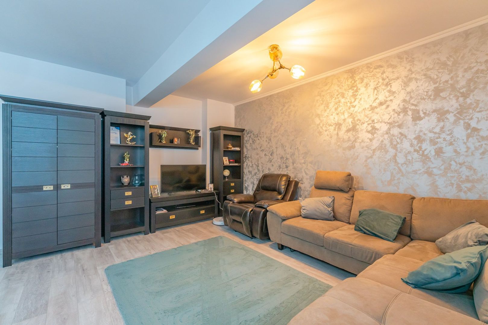 Studio mobilat și utilat, bloc 2020, etaj 3 – Terasă comuna amenajată - Poză 2