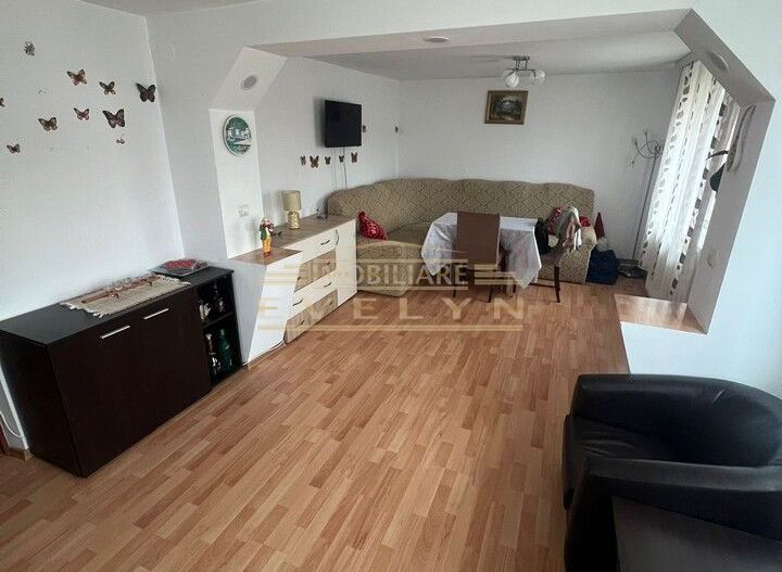 Casa + teren de vanzare in Zaicesti la strada principala, pret 75000 euro negociabil! - Poză 8