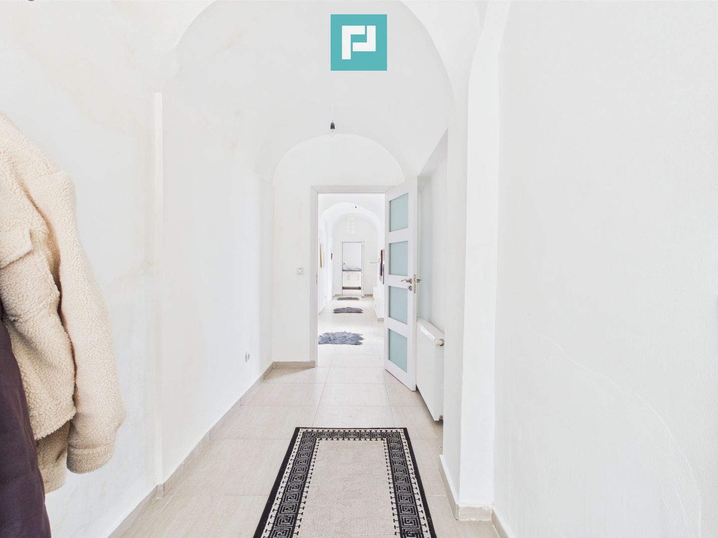 Casă cu 6 camere în zona Central - Poză 6