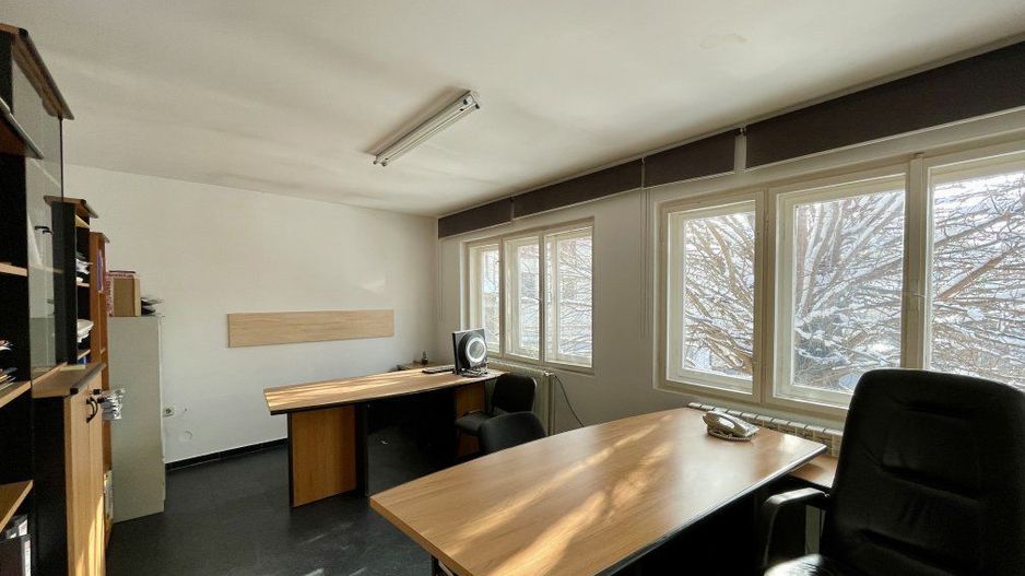 Casa D+P+1 cu curte 100mp, incadrare birouri, zona Eminescu - Poză 4