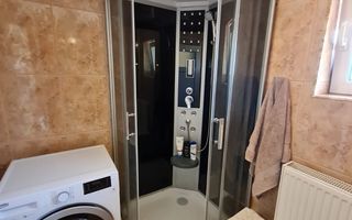 Casă cu teren generos pretabila pentru afacere - Poză 14