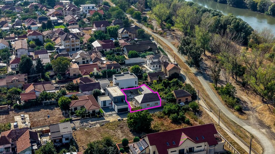 Casă individuală în Aradul Nou zona Tabacovici, aproape de Mureș - Poză 11