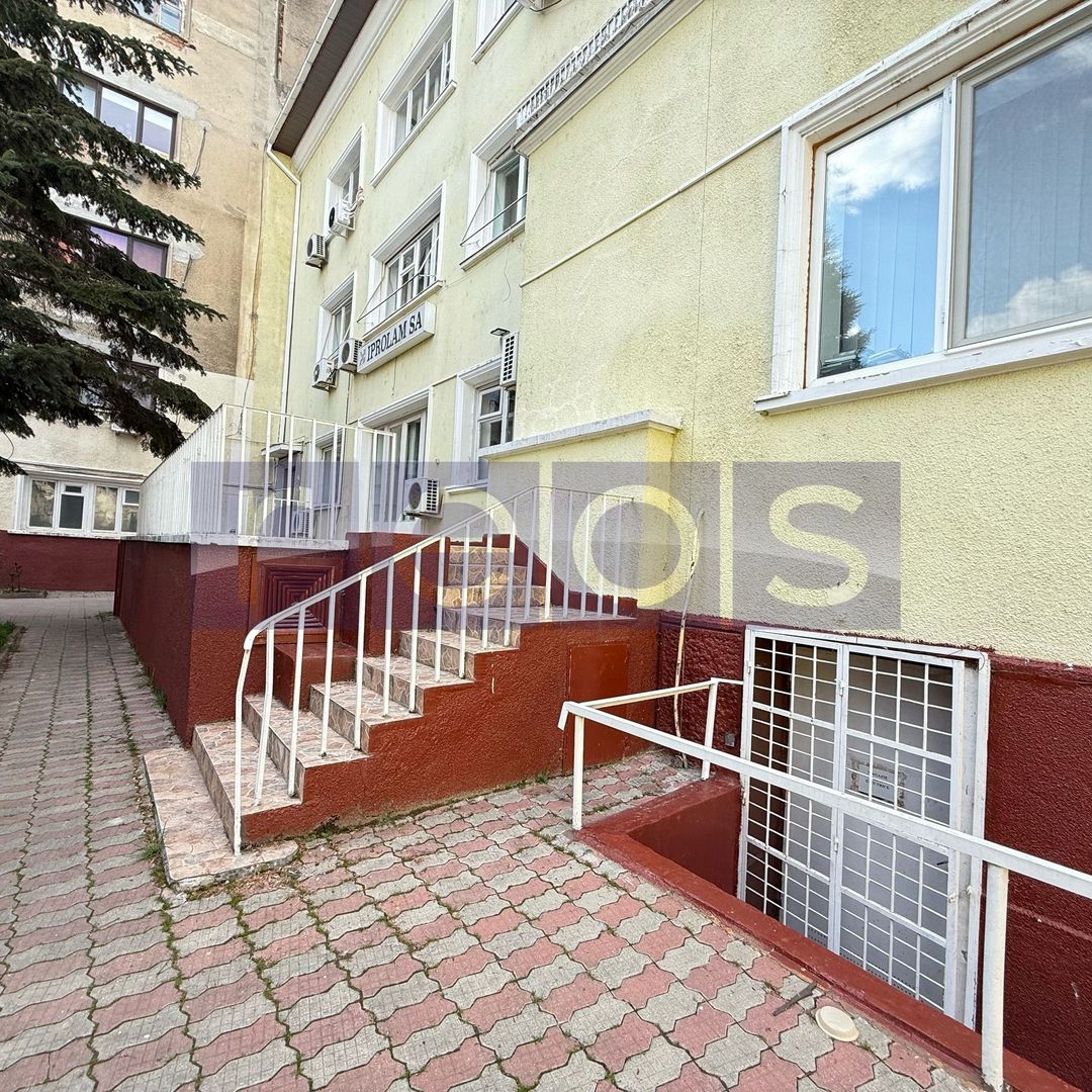 OPORTUNITATE DE INVESTIȚIE | CLĂDIRE BIROURI + PARCARE | 3700 MP | ULTRACENTRAL - Poză 3