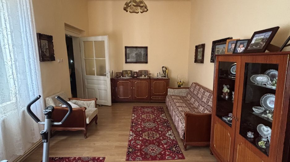 Casa cu teren și grădina zona Bogdanestilor - Poză 2