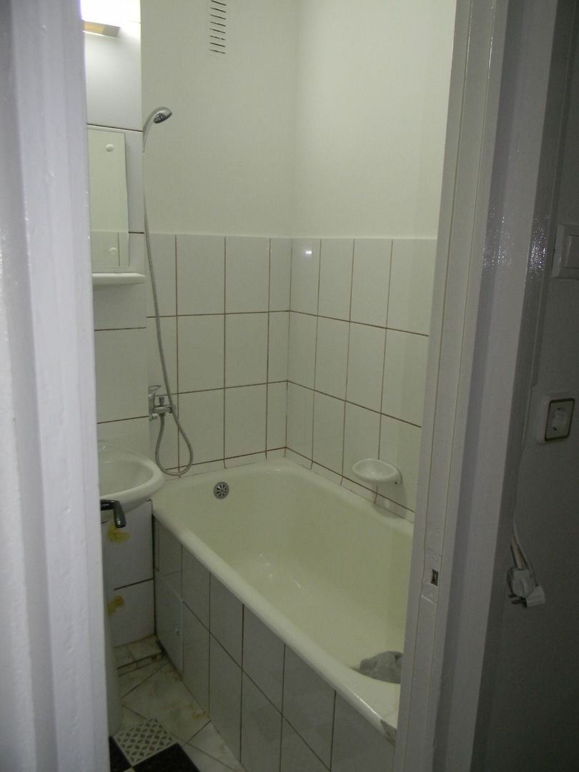 Garsonieră in Racadau,bloc de apartamente! - Poză 3