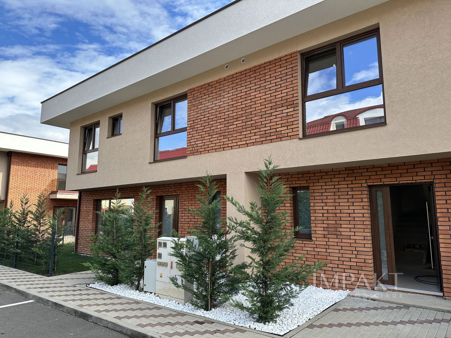 Casa cuplata in Floresti, zona str. Eroilor! - Poză 1