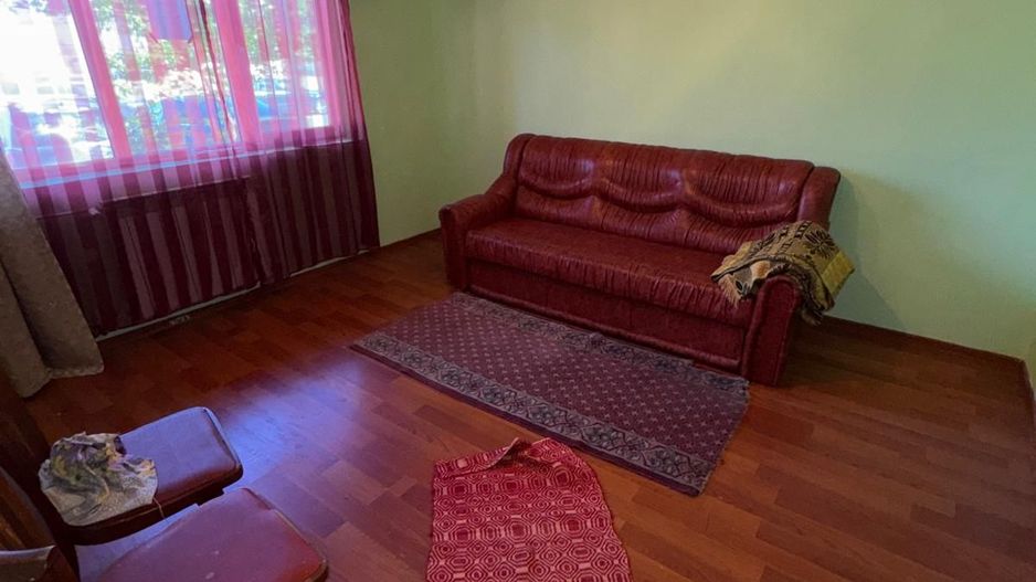 vand apartament 3 camere, parter, zona Autogara, gaz pe scara - Poză 4