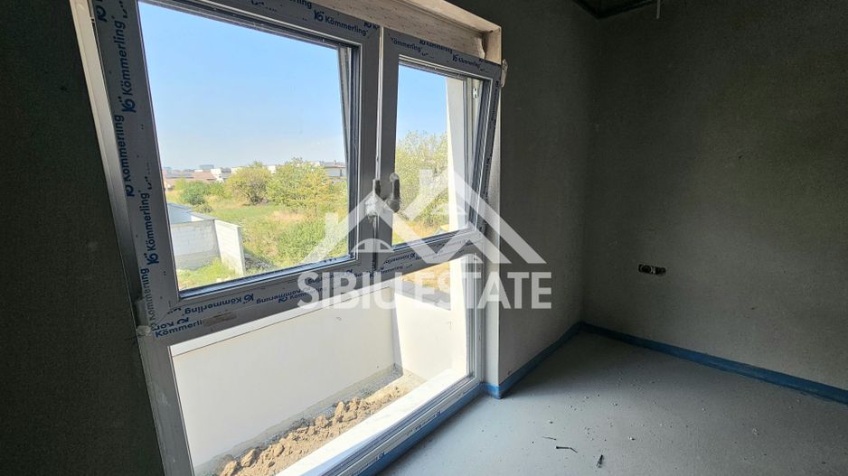 Casa noua 4 camere Selimbar central - Poză 26