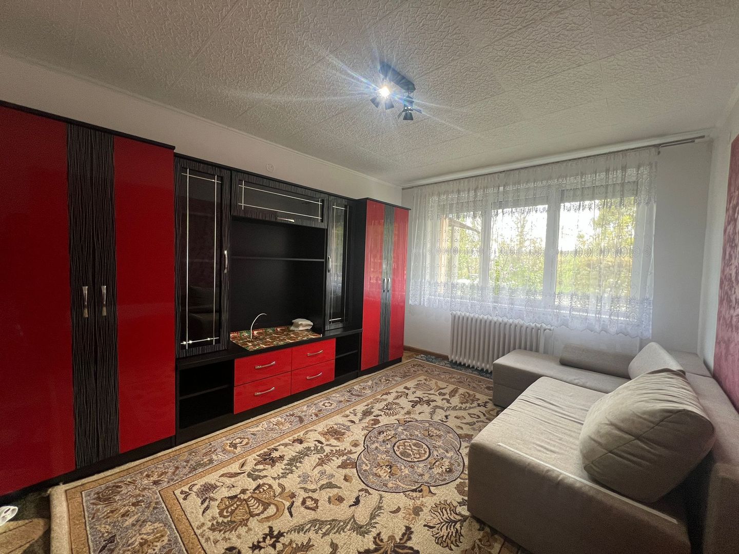 Apartament 2 camere, decomandat - Poză 1