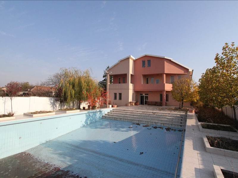 Vilă transformata în cămin pretabilă investiție - Poză 3