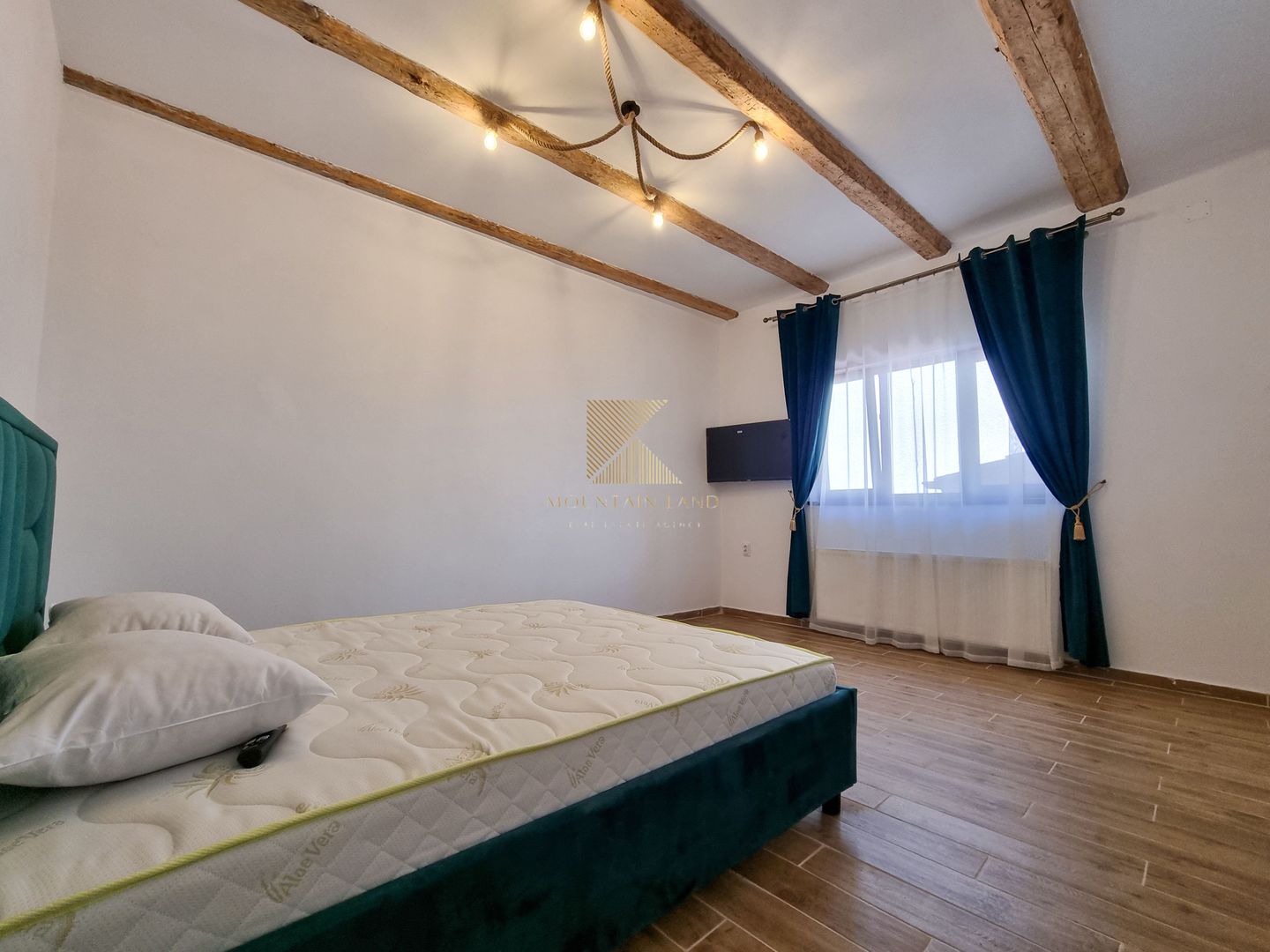 Casă individuală complet renovată, situată în centrul istoric al Brașo - Poză 14