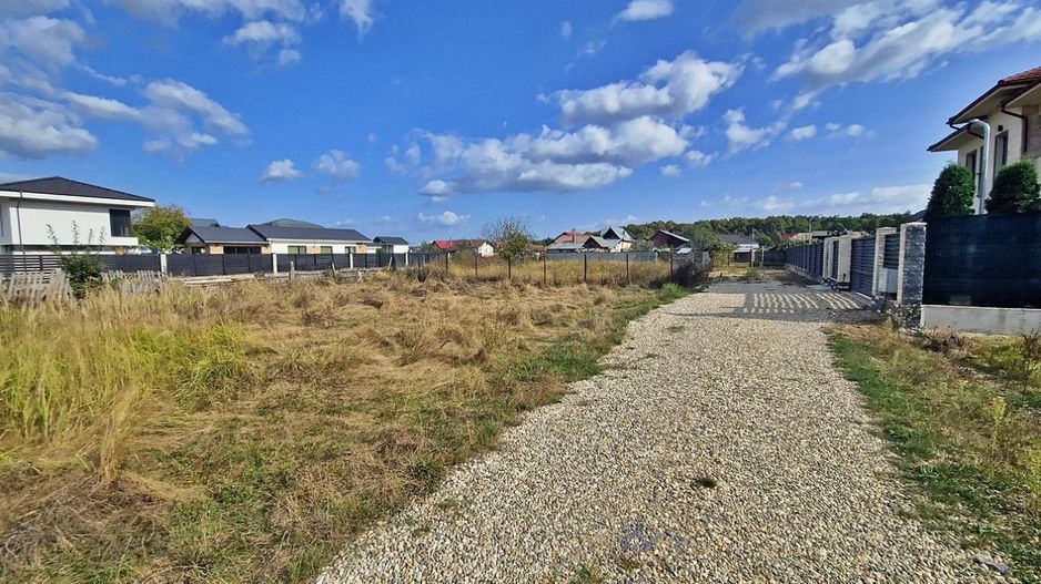 Vanzare teren strada Balotesti, langa padure, toate utilitatile - Poză 2