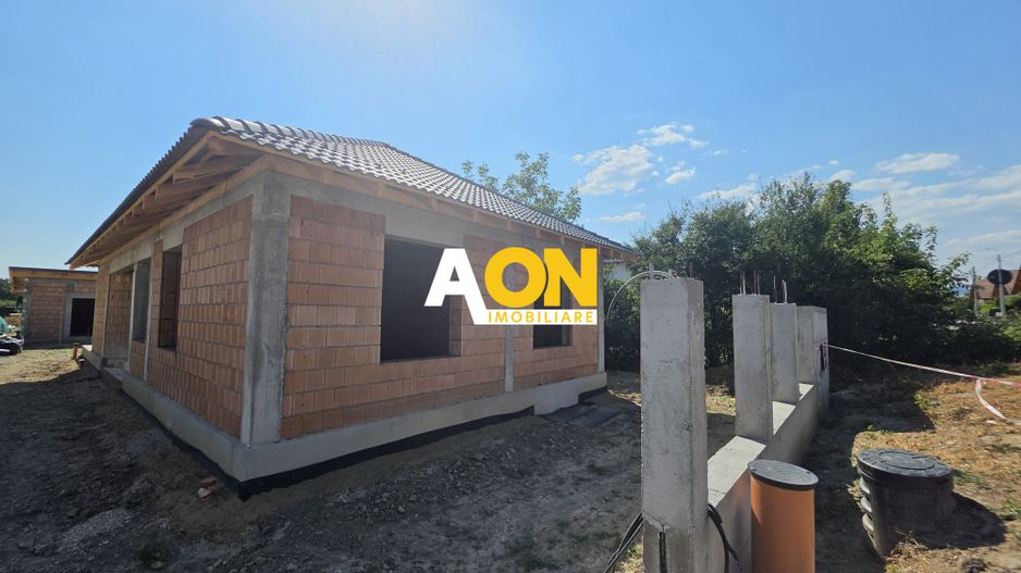 Casa Individuala, 4 Camere, 2 Bai, 730mp, Zona Centrala - Poză 1