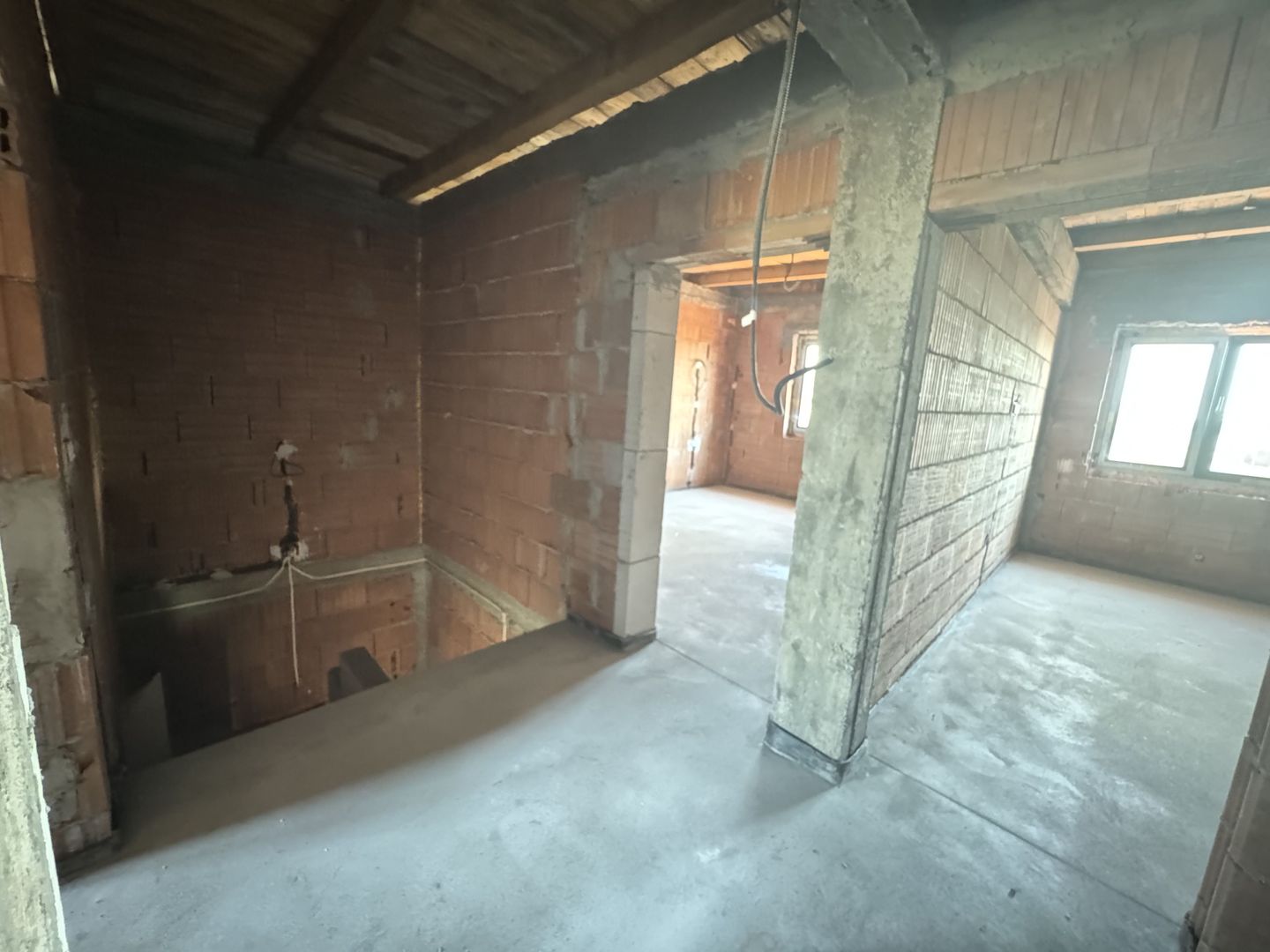 Sacalaz, 1/2 Duplex P+M, 4 Camere,2 Bai,Terasa Acoperita - Poză 9