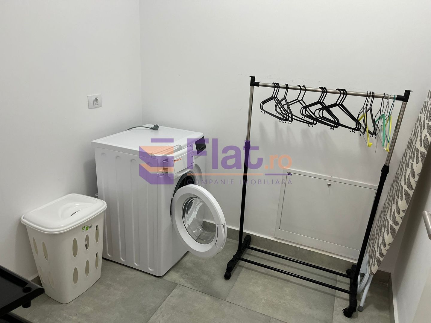 Apartament 2 camere Tractorul Coresi Nou - Poză 12