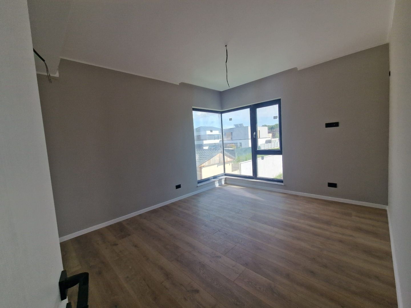 Casă nouă de vânzare lângă Pădurea Tunari – 5 camere, 306 mp teren - Poză 8