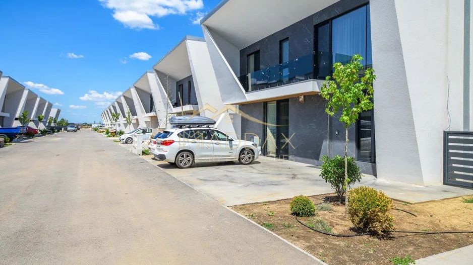 Vilă de închiriat în Voluntari // piscină privată și design modern - Poză 26