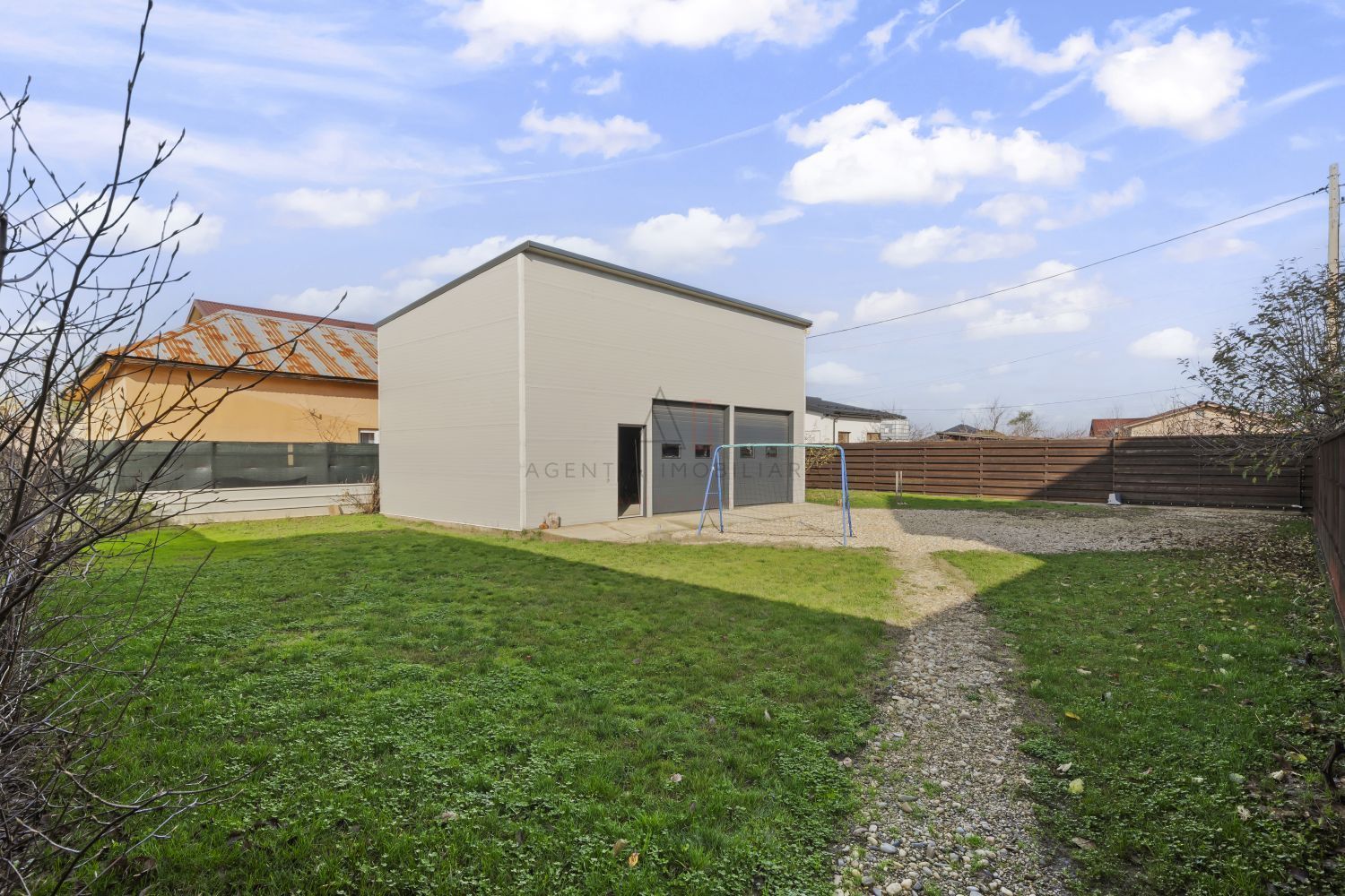 Casă P+1+M I curte 500 mp — Comision 0 - Poză 23