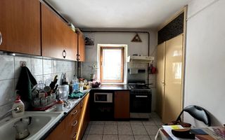 Apartament 3 camere, 2 bai, etaj intermediar, Dambovita - Poză 2