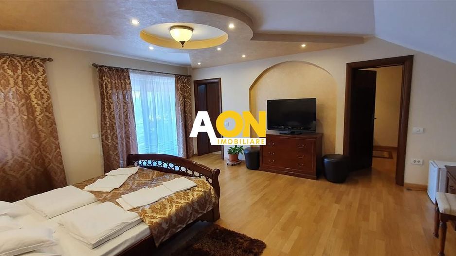 Casa 10 camere, ideala ca pensiune, zona Cetatii Alba Carolina - Poză 5