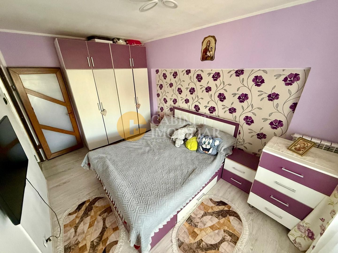 3 CAMERE DECOMANDAT--2 BAI--ETAJ INTERMEDIAR--RENOVAT--MOBILAT+UTILAT - Poză 4