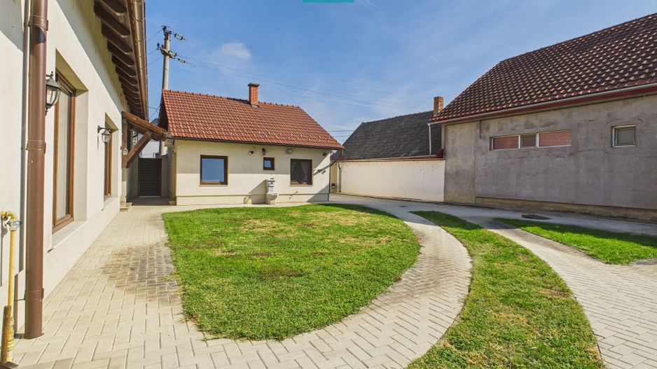 Casă modernă cu 2 corpuri, 5 camere în Pecica - Poză 23