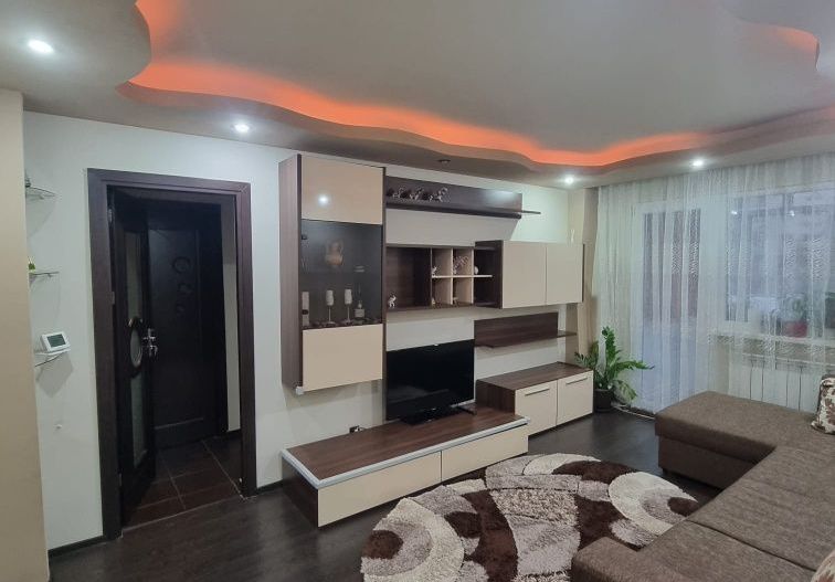 Apartament  3 camere - Poză 1