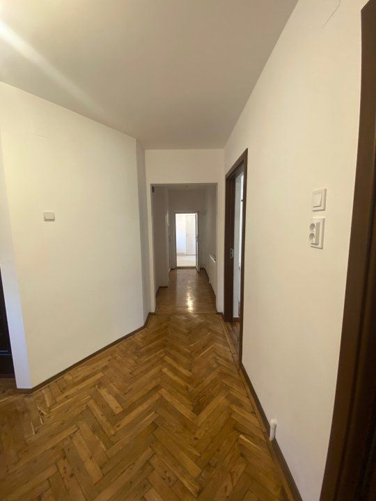 Capitale Dorobanti/ Deosebit in vila/Apartament trei camere - Poză 3