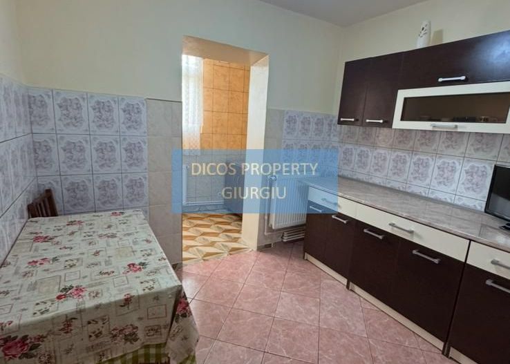 De Vânzare - Apartament 3 Camere, Strada Decebal - Poză 5