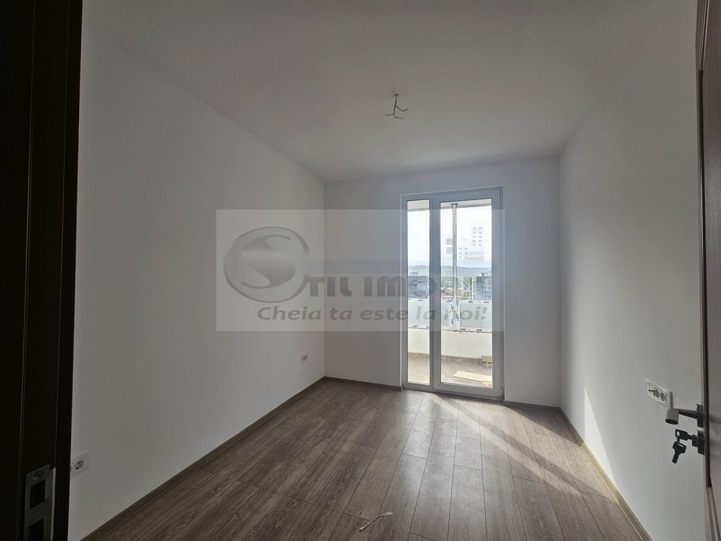 Apartament spațios 4 camere, 2 băi, balcon generos –Pacurari - Poză 5