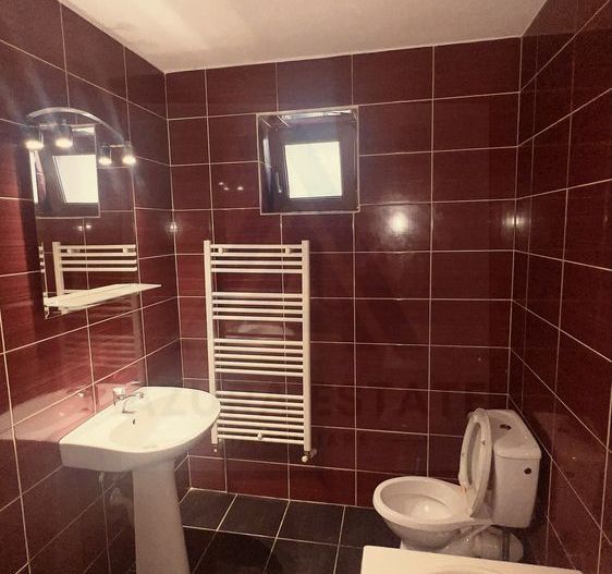 Casă cu 4 camere, curte proprie și 2 balcoane – Șelimbăr - Poză 15