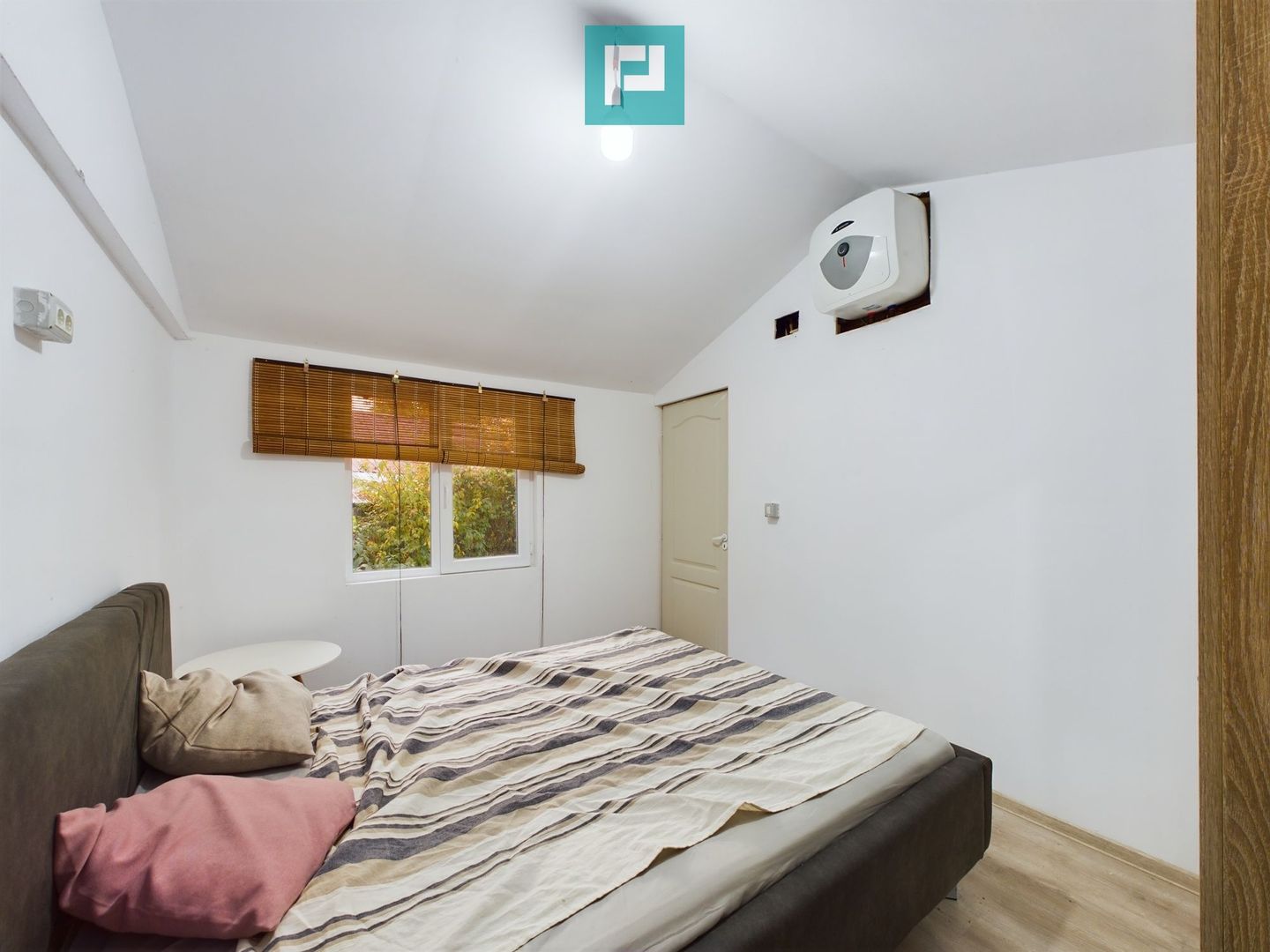 Căsuța pe ștrandul Neptun din Arad - Poză 9